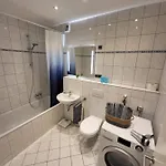 Naehe Duesseldorf Messe Expo, Airport, Train Station Apartament *