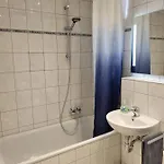 Apartament Naehe Duesseldorf Messe Expo, Airport, Train Station *