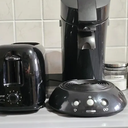 Naehe Duesseldorf Messe Expo, Airport, Train Station Дуйсбург