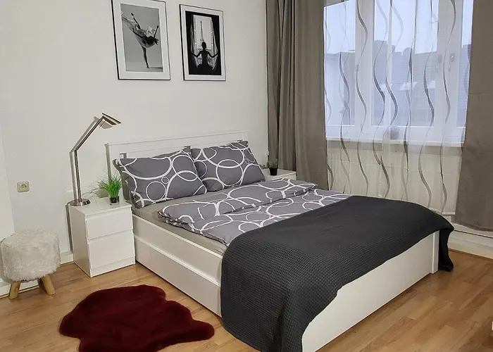 Апартаменты Naehe Duesseldorf Messe Expo, Airport, Train Station Дуйсбург