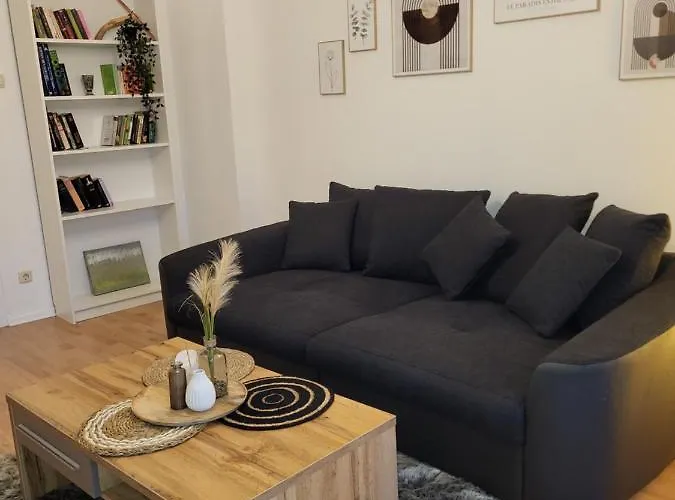 Naehe Duesseldorf Messe Expo, Airport, Train Station