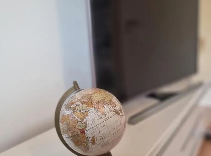 Naehe Duesseldorf Messe Expo, Airport, Train Station Duisburg