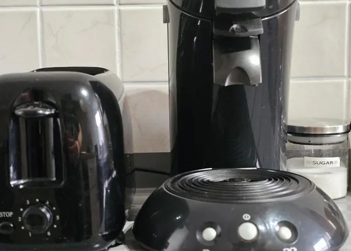 Naehe Duesseldorf Messe Expo, Airport, Train Station Дуйсбург